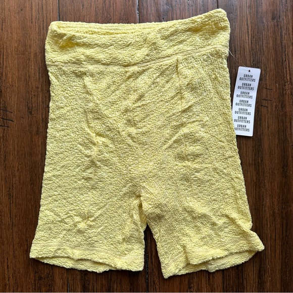 Urban Outfitters Tatum Textured Bike Shorts in LT Green - Picture 6 of 8